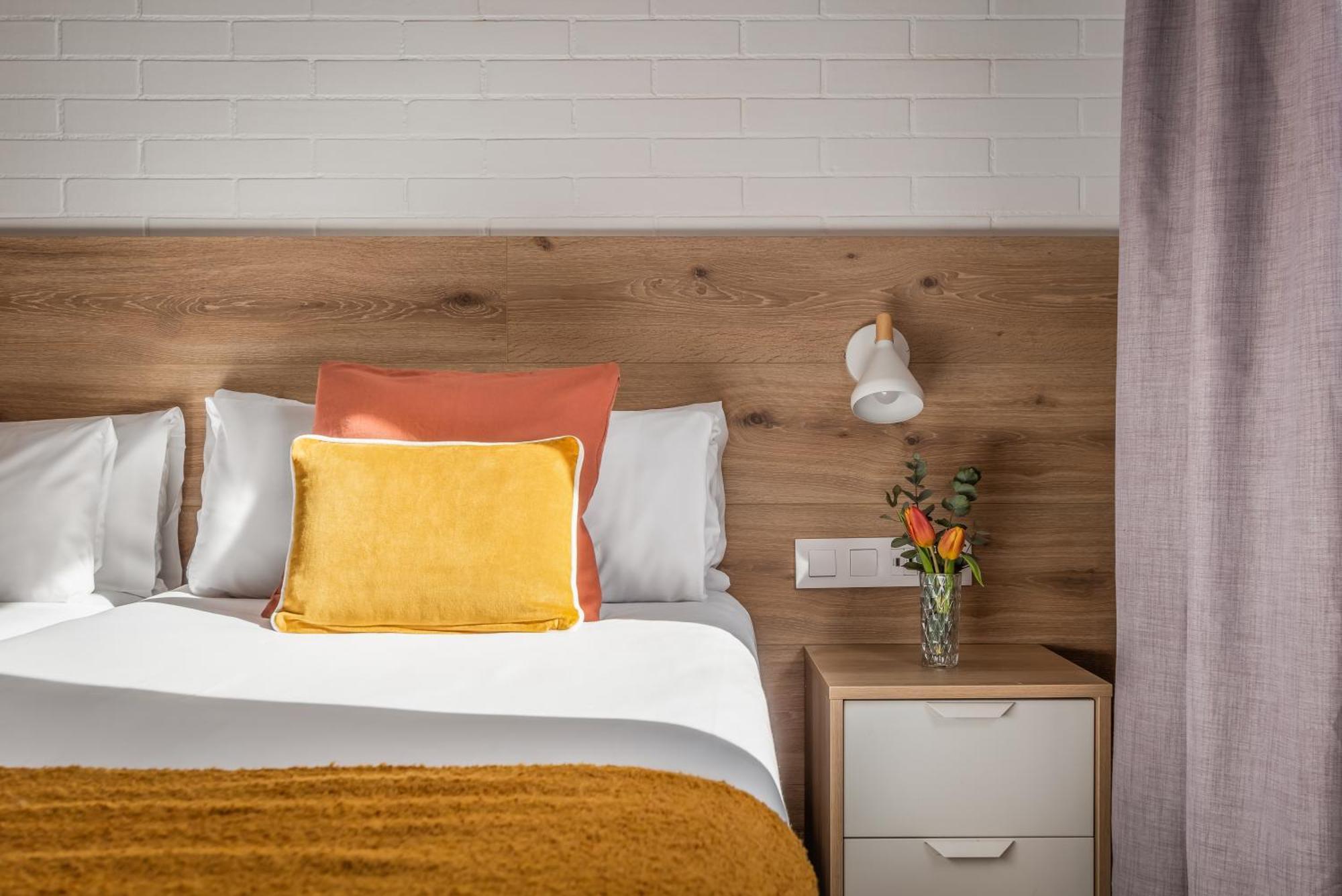 เฮาส์ บาย พิลโลว์ Hotel บาร์เซโลนา ภายนอก รูปภาพ