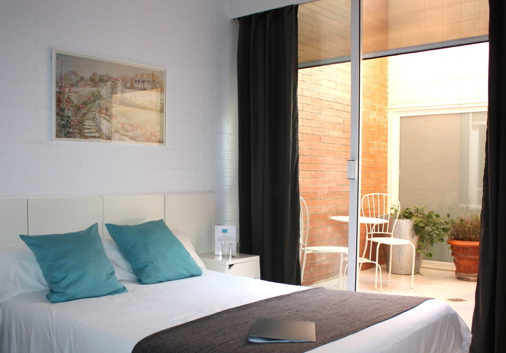 เฮาส์ บาย พิลโลว์ Hotel บาร์เซโลนา ภายนอก รูปภาพ